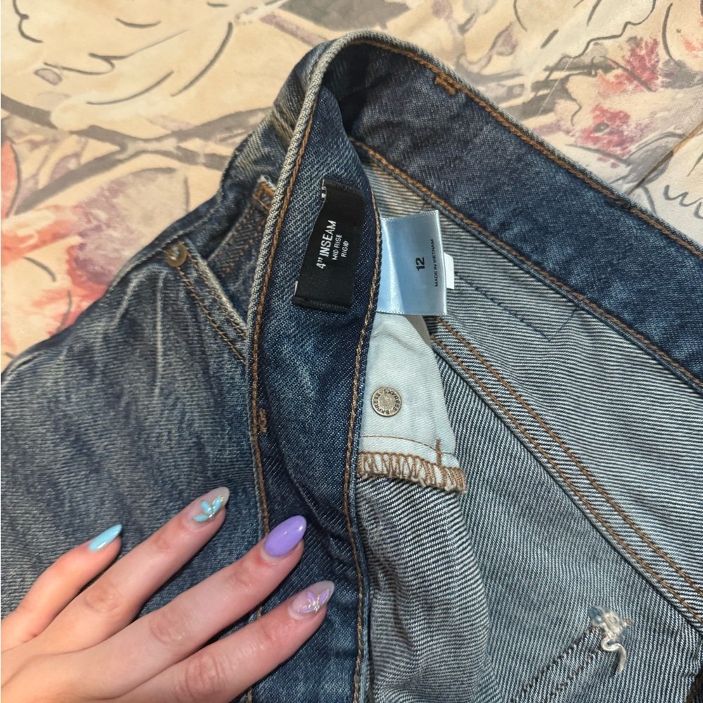 NWT express Medium Blue mid rise Denim Cutoff Shorts - Picture 3 of 5